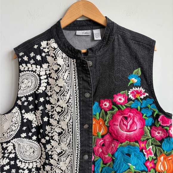 Chico's Platinum Floral Embroidered Denim Vest Size 3 - Picture 3 of 10